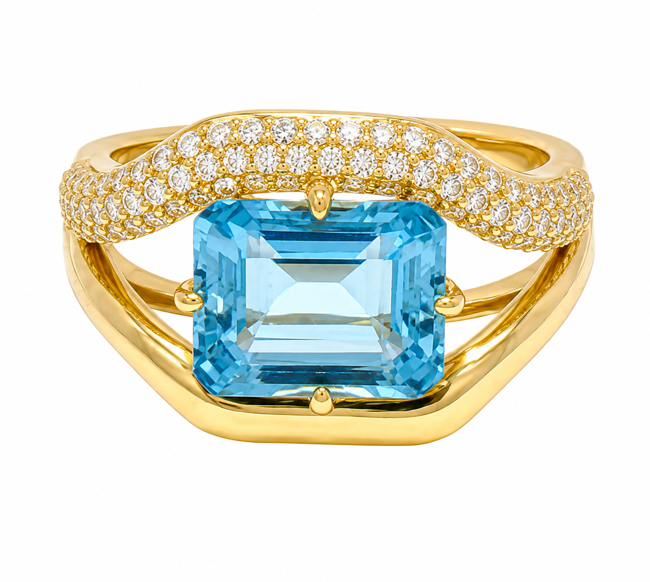 Kent Island Jewelry 18K yellow gold ring with emerald-cut aquamarine and sparkling diamond accents.