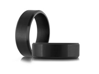 The Malo 7MM BLACK TANTALUM Men's Band with a matte finish stands.