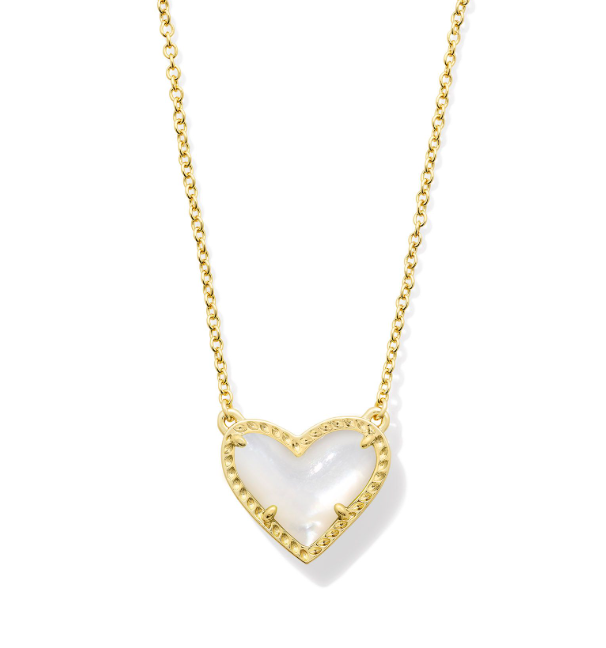 Kendra Scott ARI HEART pendant necklace in gold with an asymmetrical ivory Mother of Pearl stone.