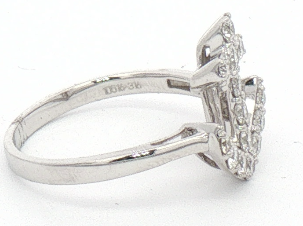 Heera Moti’s 14K White Gold Diamond Anchor Ring features a cluster of diamonds in a stylish anchor design.