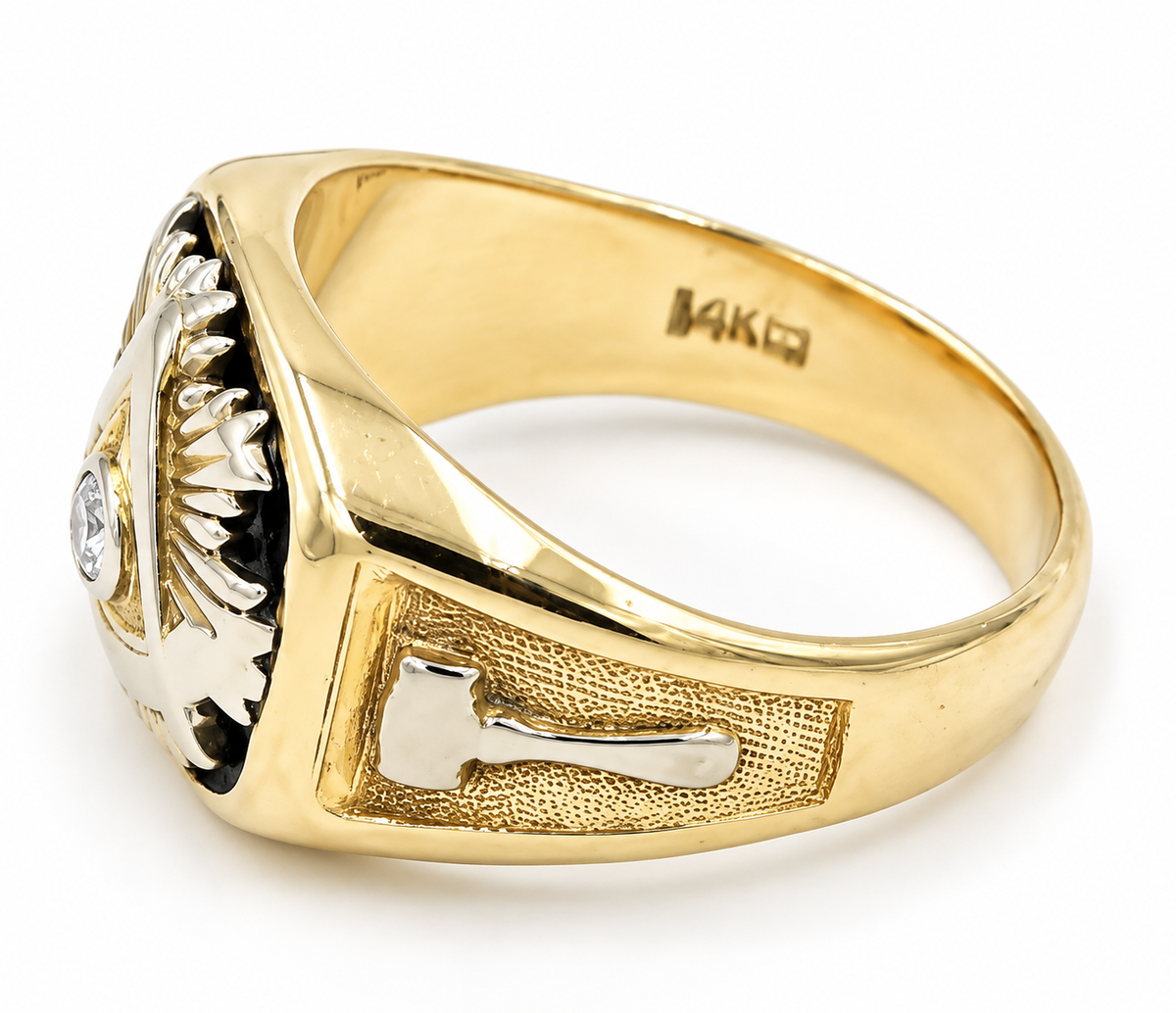 Kent Island Jewelry Estate 14k Yellow Gold Diamond Masonic/Freemason ring with a square and compass and side hammer inlay.